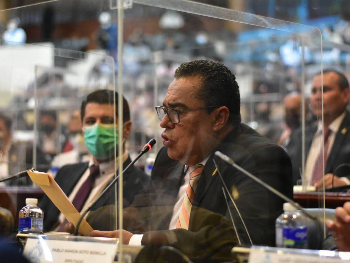 Ramón Soto, también de Libre, se hizo presente una sola vez a sesión del Congreso. El diputado representa al departamento de Colón. 