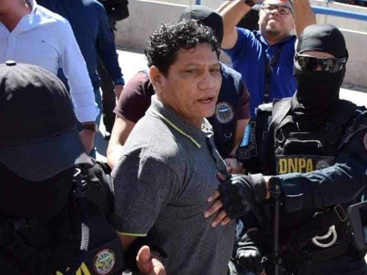 En cuanto a cómo ingresó al mundo del narcotráfico, Bonilla indicó que su abogado podría proporcionar más detalles, ya que en ese momento no se sentía bien y estaba esperando a su familia.