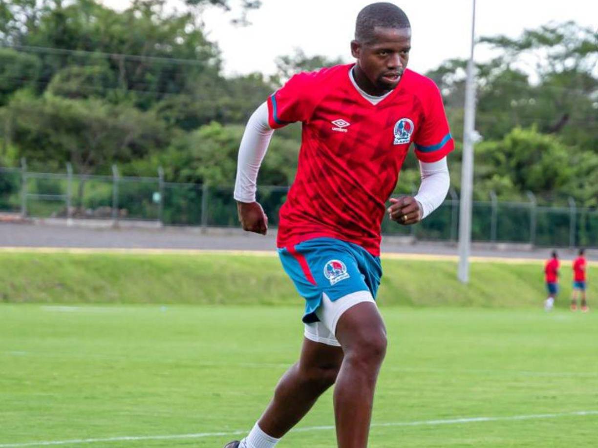 Boniek García anunció su retiro del fútbol y como consecuencia no seguirá en Olimpia.