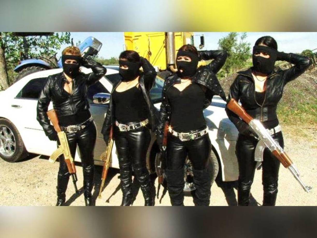 Tras su arresto, Yury Patricia enfrentó acusaciones adicionales que incluyen tráfico de estupefacientes, homicidio y extorsión. Además, se le señaló por adquirir y ocultar armamento utilizado por los sicarios del Clan Úsuga para encubrir escenas de crímenes.