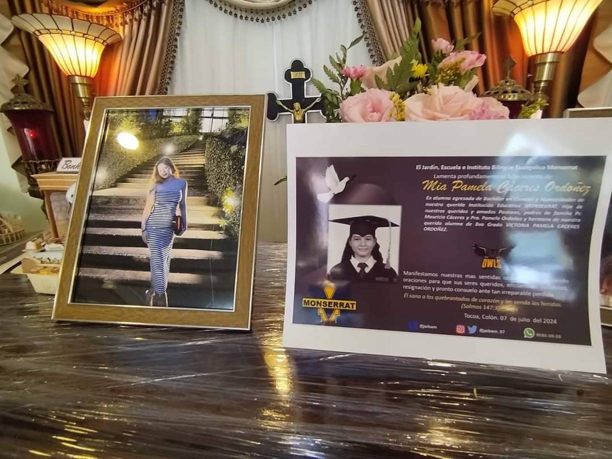 A las 2:00 pm se llevó a cabo una ceremonia religiosa en la Iglesia Agua en el Desierto en la colonia Satélite de Tocoa, Colón.