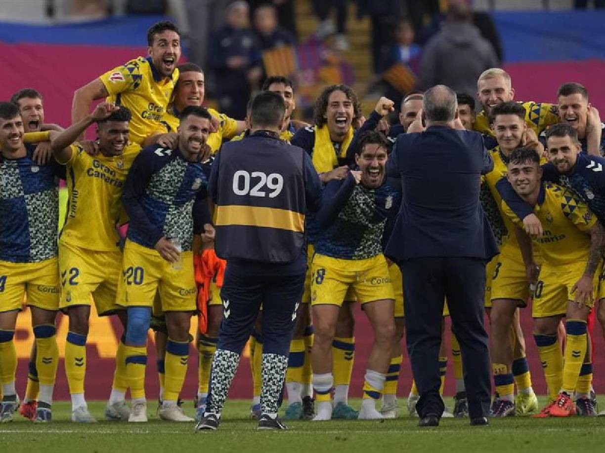 Los festejos no pudieron faltar en el cuadro visitante que respira tras llegar a 15 unidades en la Liga Española. 