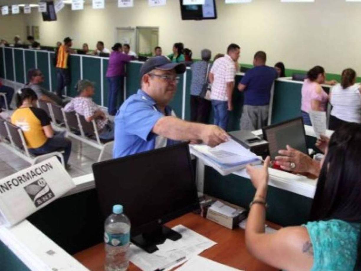 2. Presentar el formulario donde se solicita la actualización del domicilio.