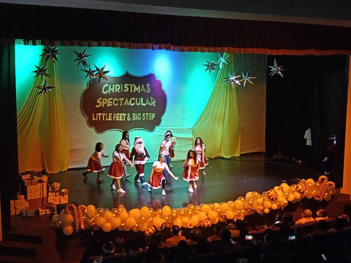Little Feet &amp; Big Step y su musical “Christmas Spectacular”