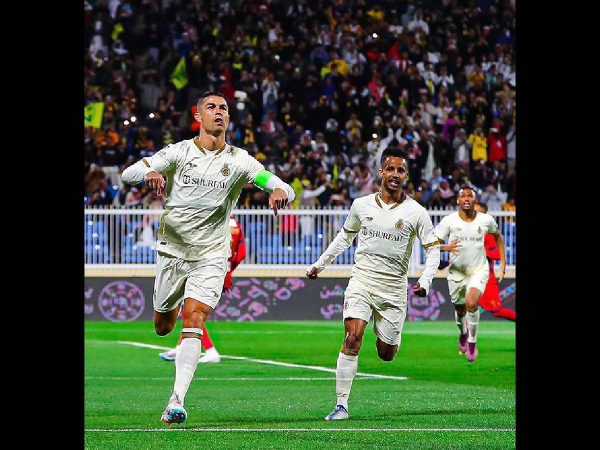 Luego de culminar sus primeros meses como jugador del Al Nassr, Crsitiano Ronaldo se encuentra de vacaciones. La pareja viajó a Madrid y se preguntaron sobre la crisis amorosa en la que estaban envueltos.