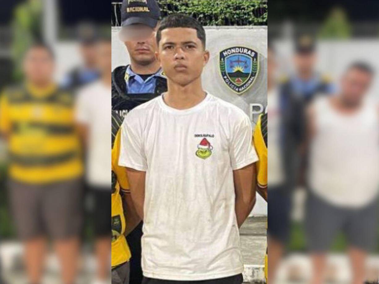 Según detalles forenses, el joven recibió varios disparos en su cabeza y tórax.