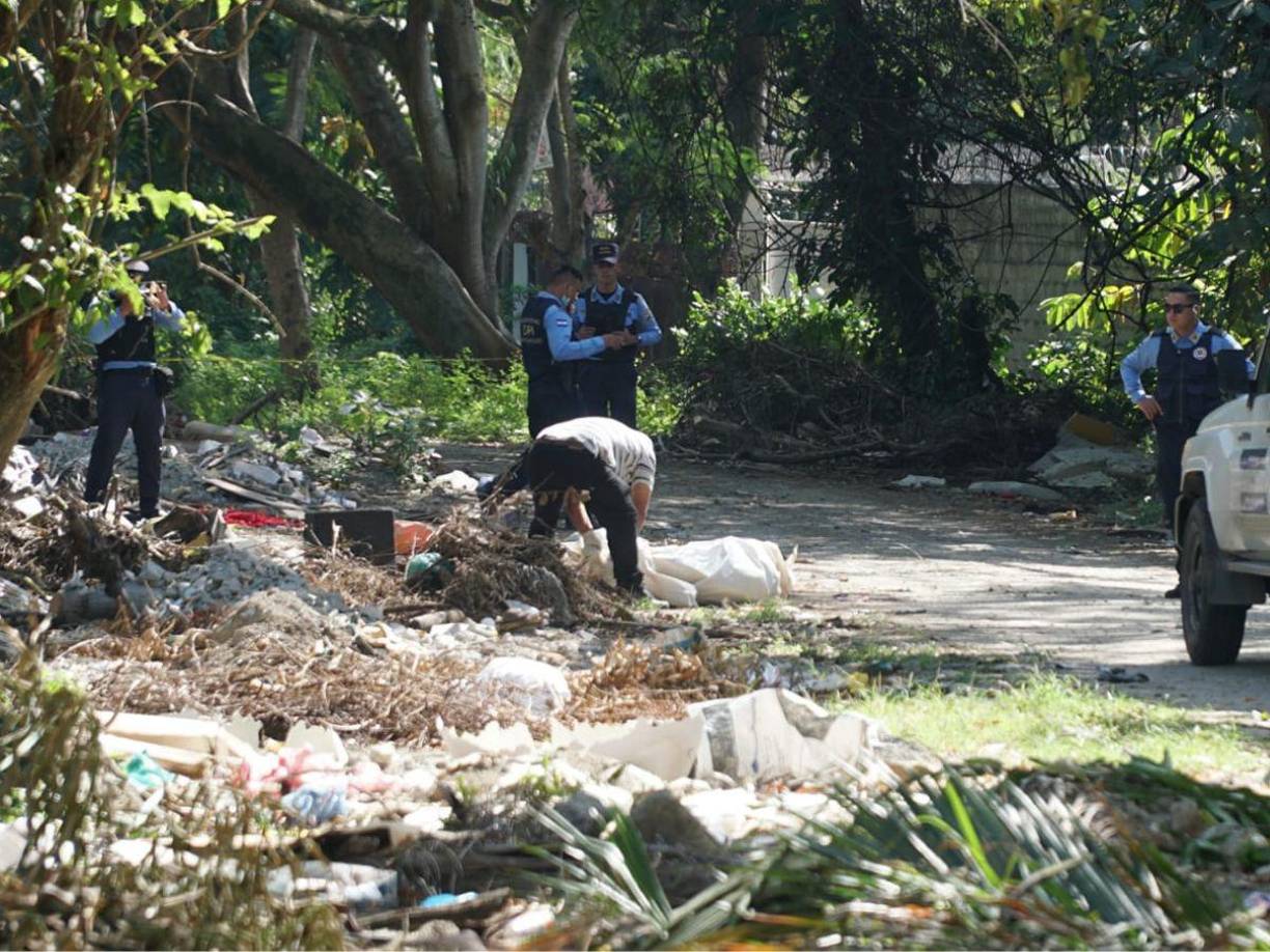 Según información preliminar, es una persona del sexo masculino, de aproximadamente 40 años de edad, de tez trigueña y de mediana contextura.