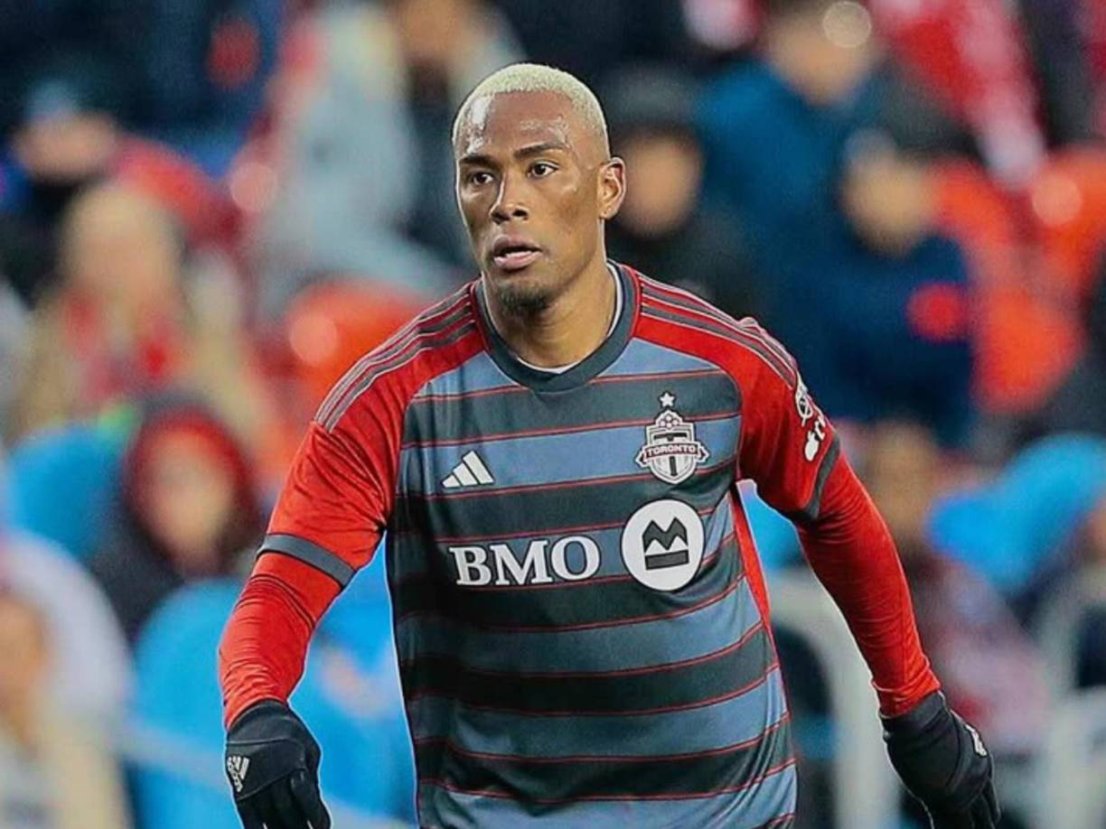 El hondureño Deybi Flores, quien tuvo una segunda etapa destacada con el Toronto FC de la MLS, fue puesto de manera sorpresiva en la lista de transferibles de la MLS