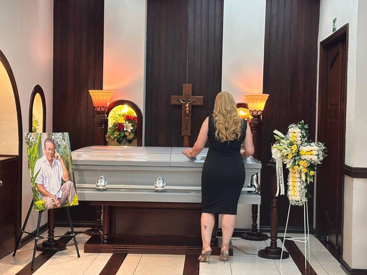 En la sala Imperial 2 de Funerales del Recuerdo, en San Pedro Sula, se realiza el velorio del querido artista hondureño Moisés Canelo, quien falleció el pasado 13 de septiembre a los 74 años. 