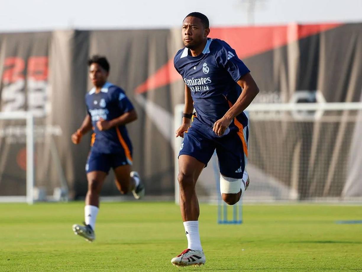 David Alaba, la sorpresa en la convocatoria para la Supercopa de España, sigue entrenando y parece estar recuperándose de su larga lesión.