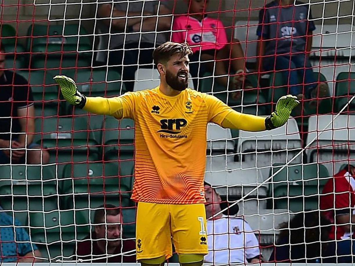 “Gracias a todos los que nos han apoyado a mí y a ambas familias durante este momento increíblemente difícil. ¡Realmente afortunado de tener la familia y los amigos más increíbles!”, agradeció Vickers.