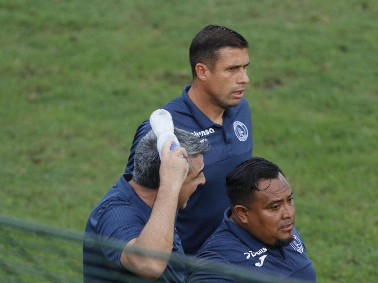 Supo sufrir el Motagua en la cueva del Monstruo Verde, caminó por la cornisa, terminó jugando media hora con 10 hombres por la expulsión de Edwin Maldonado y resistió los embates de los verdolagas para asegurar su presencia en la gran final del fútbol hondureño.
