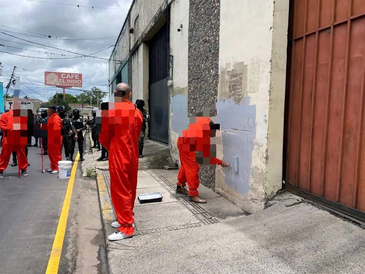 El propósito de la jornada es además despejar las paredes de estos mensajes que no solo deslucen las calles, sino que tratan de generar zozobra en la población.