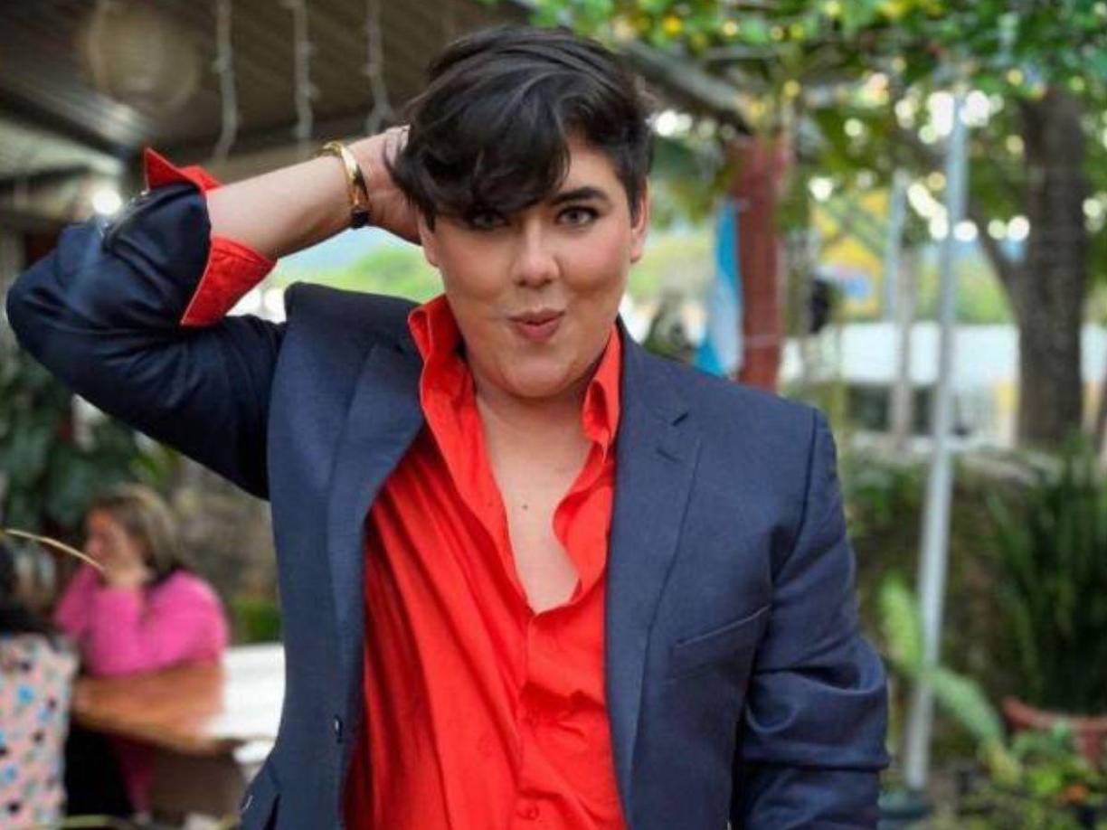 El polémico influencer y critico de moda hondueño respondió a los rumores de si participará o no en las próximas elecciones.