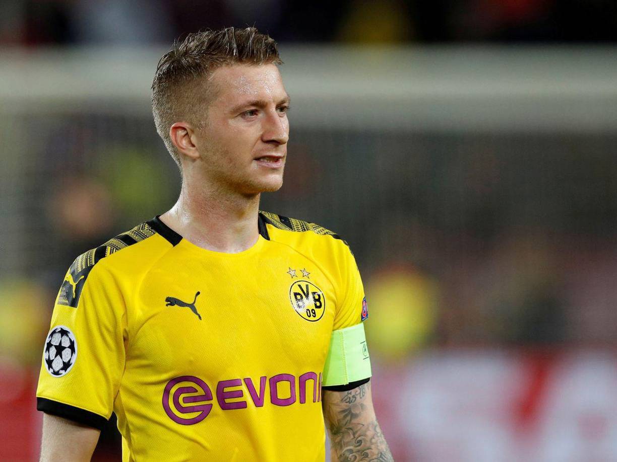 Rumor: Christian Falk, periodista del diario alemán Bild, informó que Erik ten Hag, DT del Manchester United, y el agente de Marco Reus se habrían reunido para hablar de su posible fichaje. 