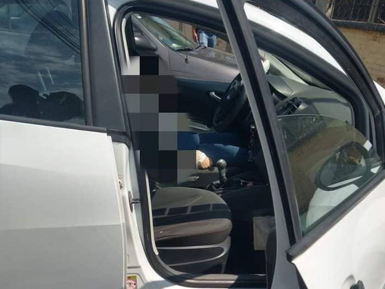 Un testigo dijo que la maestra hablaba por teléfono dentro del vehículo color blancos obre la calle Álvaro Obregón.