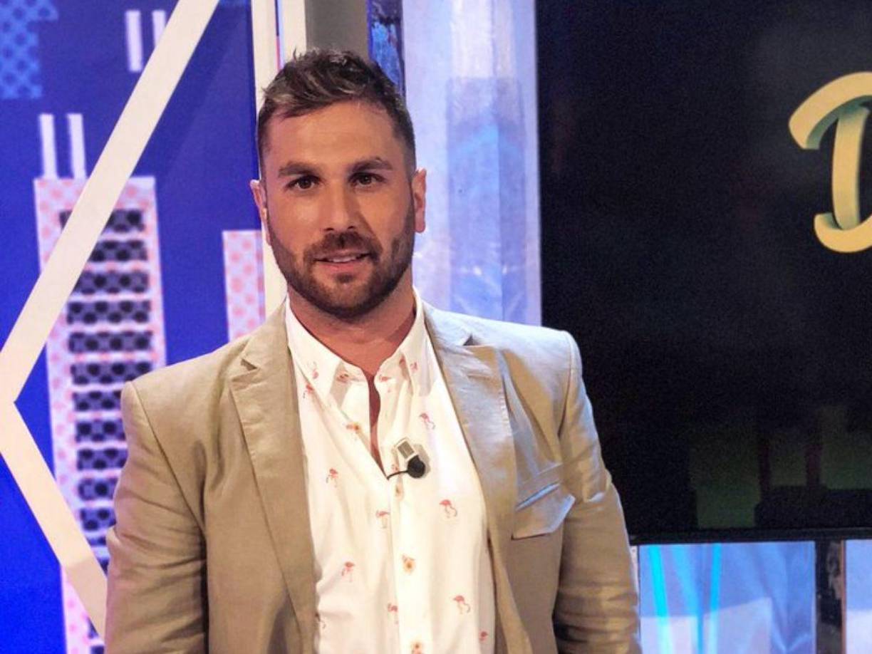 “Me han pedido un examen de tóxicos, me lo voy a hacer esta semana y en mi sangre no se va a ver cocaína ni restos. Eso lo va a tener que explicar a un juez. Mis abogados están preparando una demanda y en los próximos días se va a presentar una querella por injurias y calumnias”, detalló.