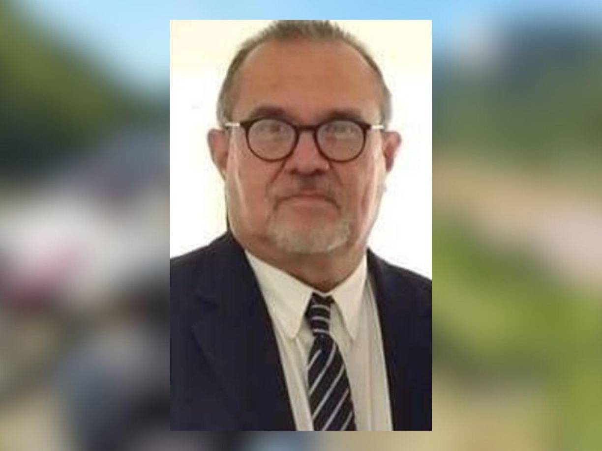 El fallecido también fue beisbolista ameteur en su juventud. En redes sociales, excompañeros, amistades y parientes lamentaron su deceso. 