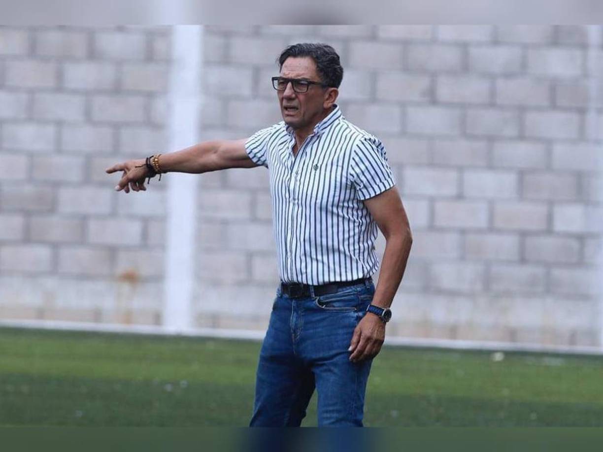 Salomón Nazar actualmente es el entrenador del Victoria y algunos aficionados piden que se le brinde una oportunidad en la H.