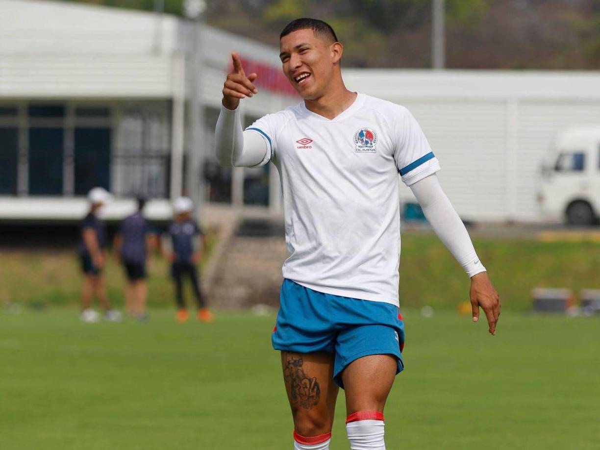 Kevin López - Ante el acoso de Marathón, Real España y Olancho FC, Olimpia planea renovarle su contrato al futbolista hondureño que tiene un rol suplente en los albos.