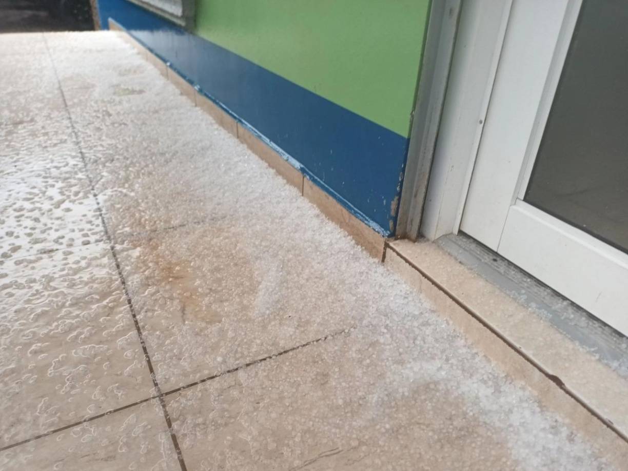 Esta no es la primera vez que se registran lluvias de este tipo en Intibucá, pues anteriormente, se han captado granizos más grandes, capaces de ocasionar daños materiales y hasta lesiones en los pobladores debido al tamaño y a la fuerza del viento. Afortunadamente en esa ocasión el hielo no ocasionó ningún agravio debido a su tamaño.