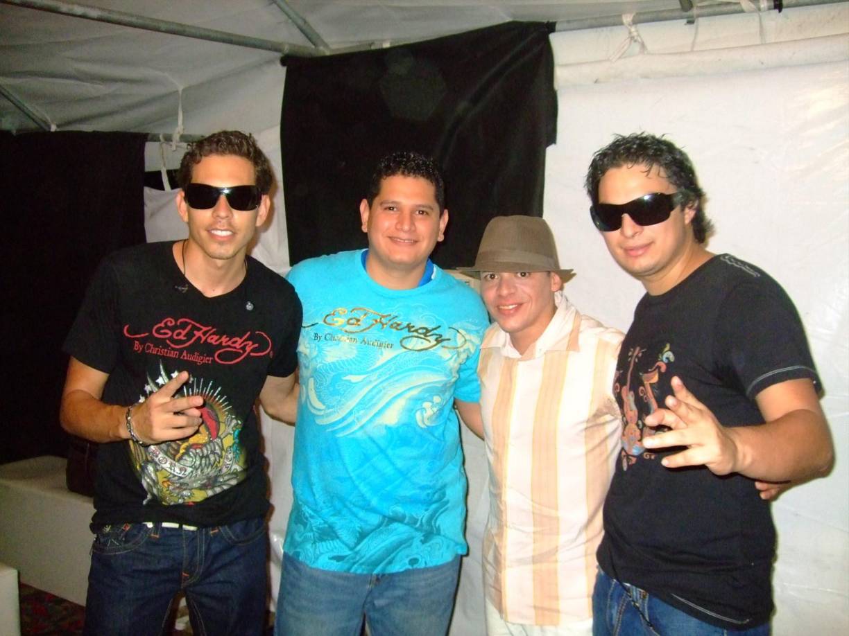 La popularidad de Raza for Chist continuaba en ascenso y lograban mantenerse en el gusto muiscal, sonando en radios, realizando giras y compartiendo escenarios con grandes figuras como Alex Campos, Tercer Cielo y Vico C. 