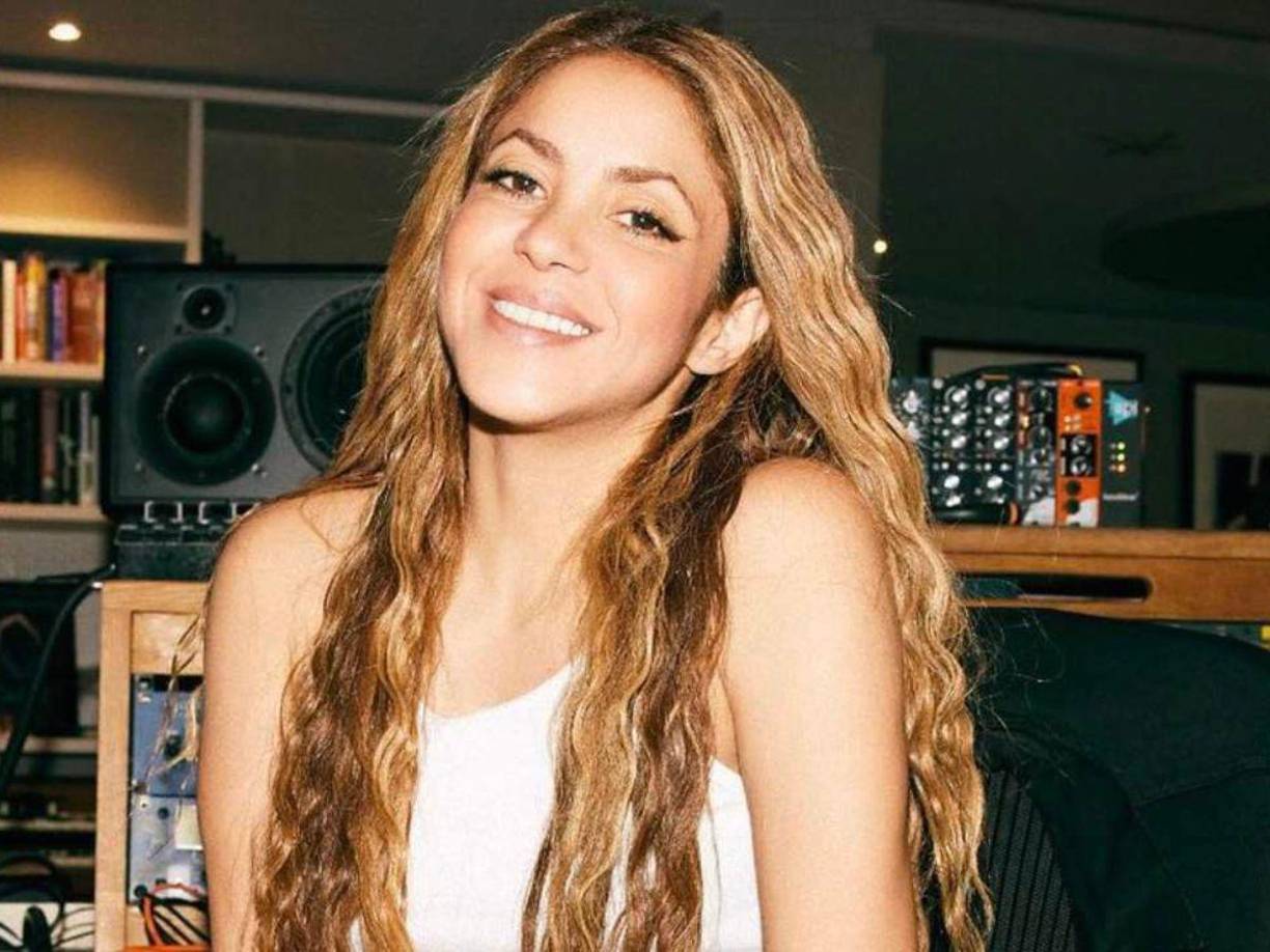 Su vuelta a España no solo obedece a recoger a sus hijos, sino también por una supuesta e importante reunión con su abogado.