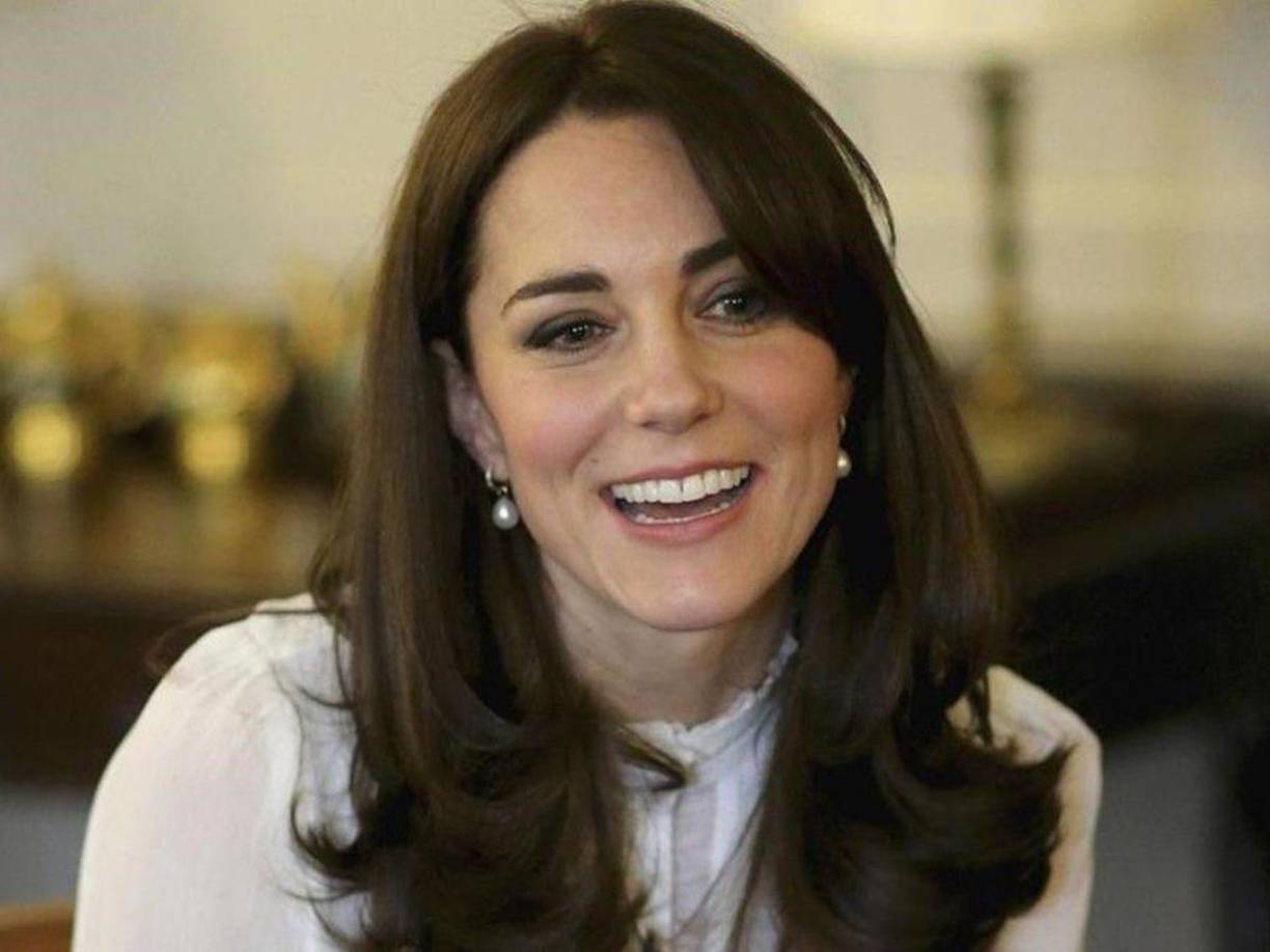 En la primera hora de este miércoles, desde las redes sociales del Príncipe y la Princesa de Gales, se informaba a través de un comunicado del ingreso hospitalario y operación de Kate Middleton.
