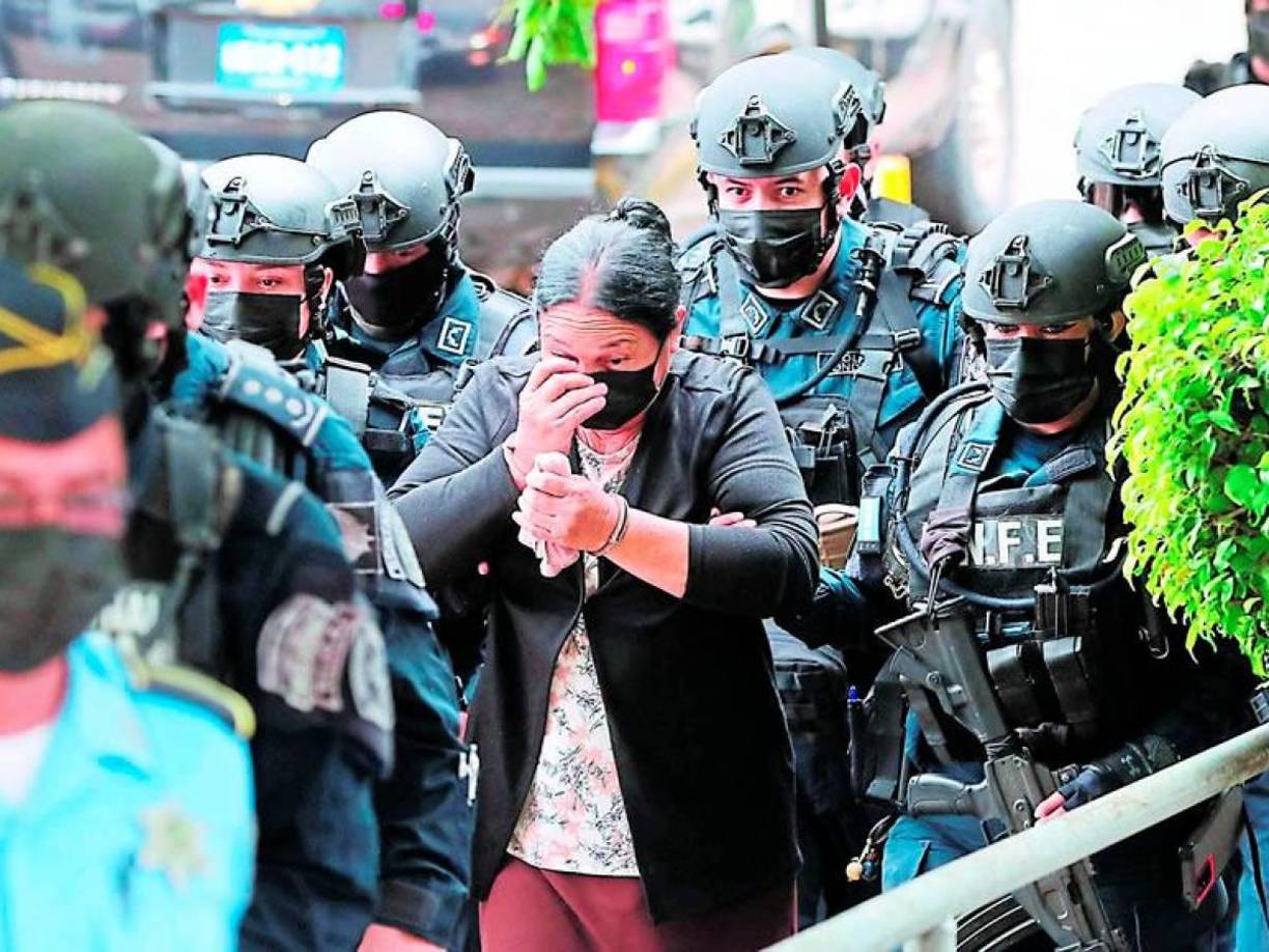 La legislación estadounidense indica que, al haberse declarado culpable, Bobadilla perdió el derecho a un juicio, por lo que la audiencia que estaba programada para el 6 de febrero de 2023 fue cancelada. 