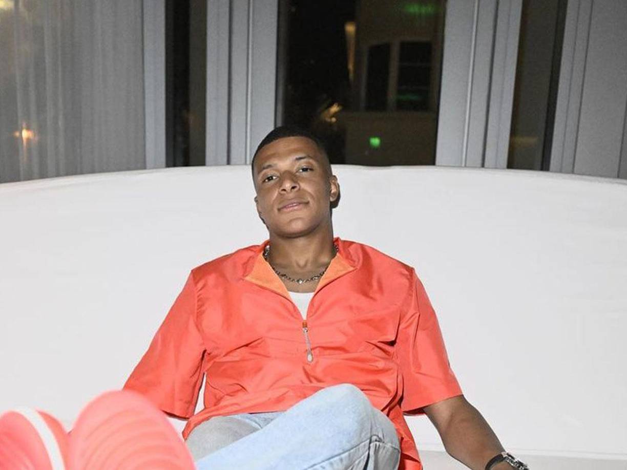 La prensa española informa que tanto PSG y Real Madrid se han mostrado enfadados con Mbappé por lo que dijo tras obtener el título de la Supercopa de Francia.