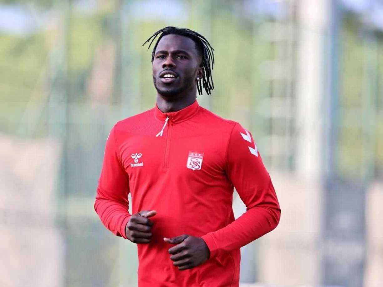 A modo de cierre, dejó en claro lo que espera de esta situación, puesto que sentenció: “Confío en que las especulaciones e instrumentalizaciones sobre mi imagen cesaran definitivamente”. Keita.