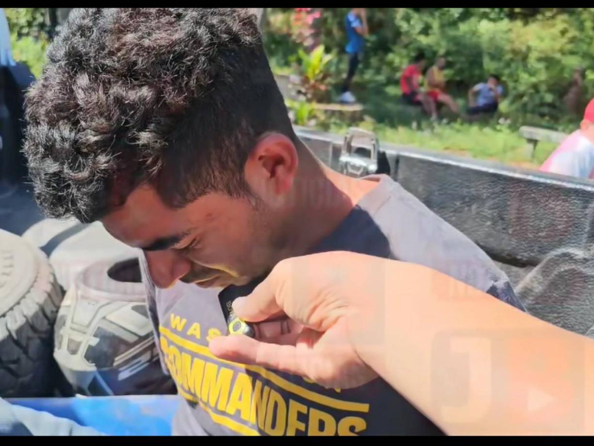 ”En ese momento no había ingerido nada. No era odio, yo a mi papá lo quería mucho”, recordó el hombre que en medio de las declaraciones al periodista Jimmy Barahona comenzó a llorar. “Me vine a buscar trabajo pensando que todo iba a quedar así”, puntualizó.