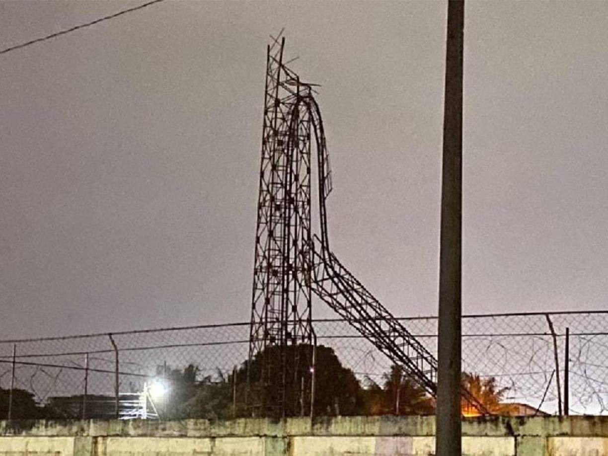 El suceso no pasó a más gracias a su ubicación en una parada de buses, pues podría haber provocado una tragedia mayor.