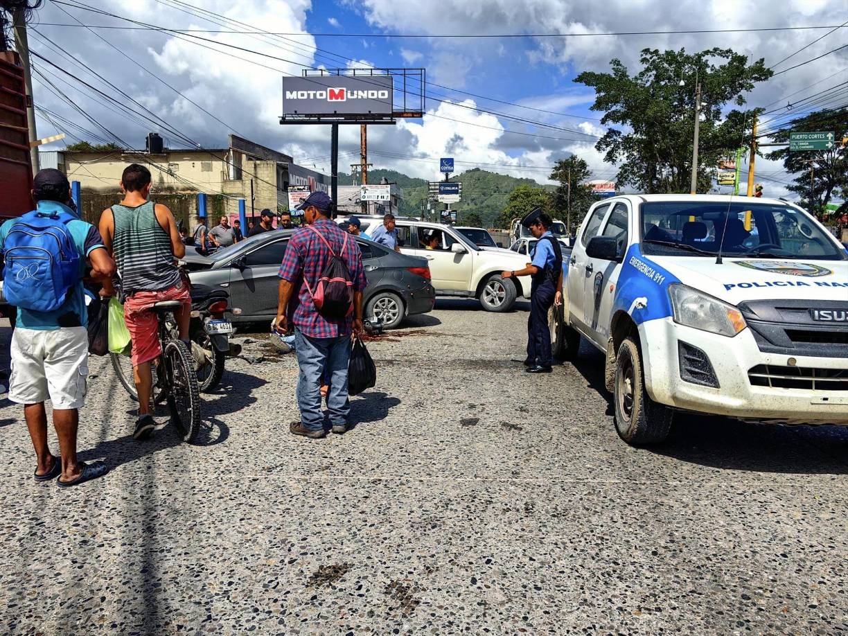 El mortal accidente se registró enfrente de un centro comercial de Choloma.