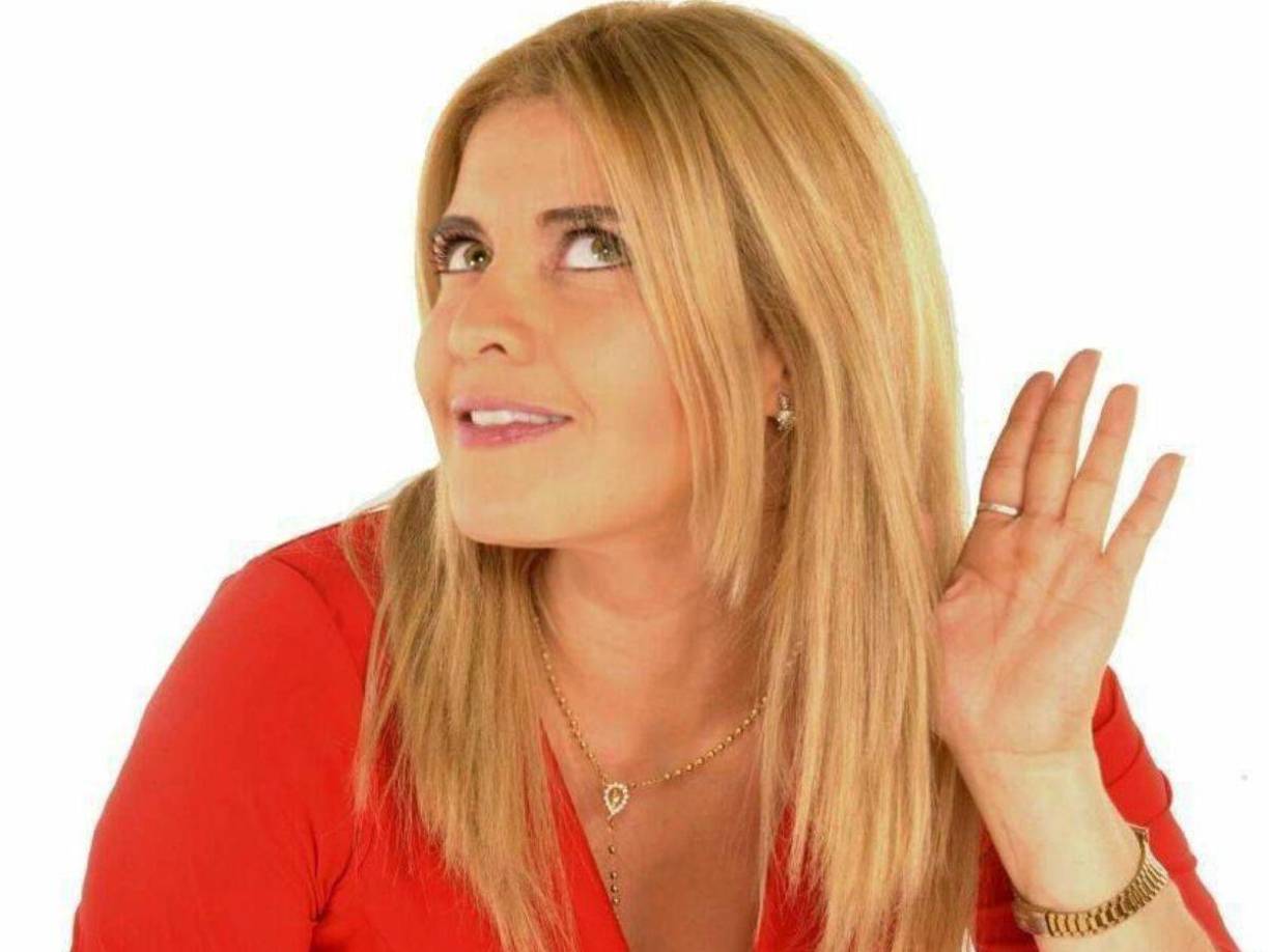 ”¿Todo bien en casa? Eso de andar publicando los bienes materiales es solamente de personas que tienen su autoestima bien baja, Y me van a decir, es que vos no tenés, es que yo no muestro mis bienes materiales”, inició diciendo Gaby Bonilla.