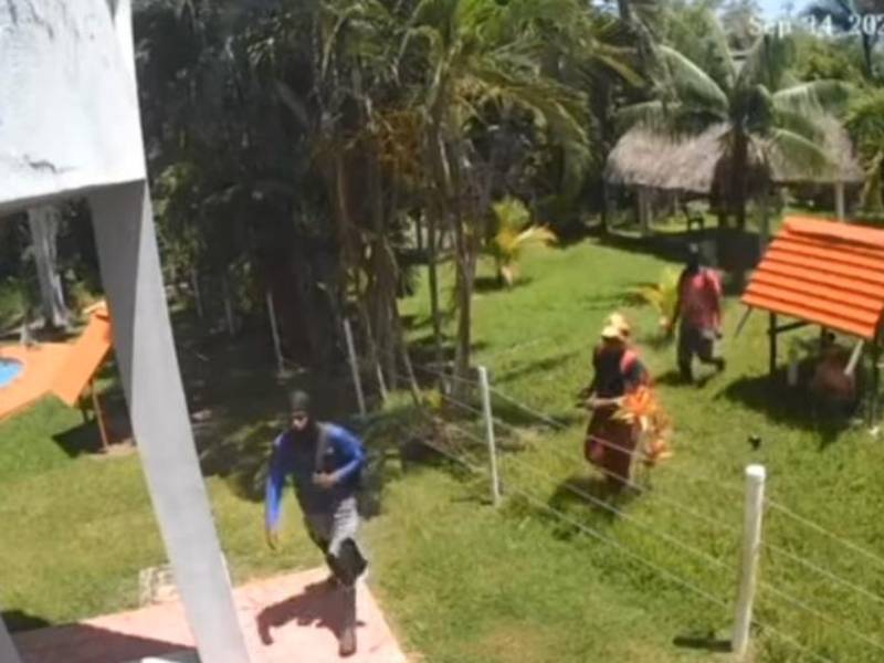 Un grupo de personas invadió las residencias de canadienses en Eco Beach en Trujillo, en octubre de 2025; ahora denuncian que fueron saqueadas.