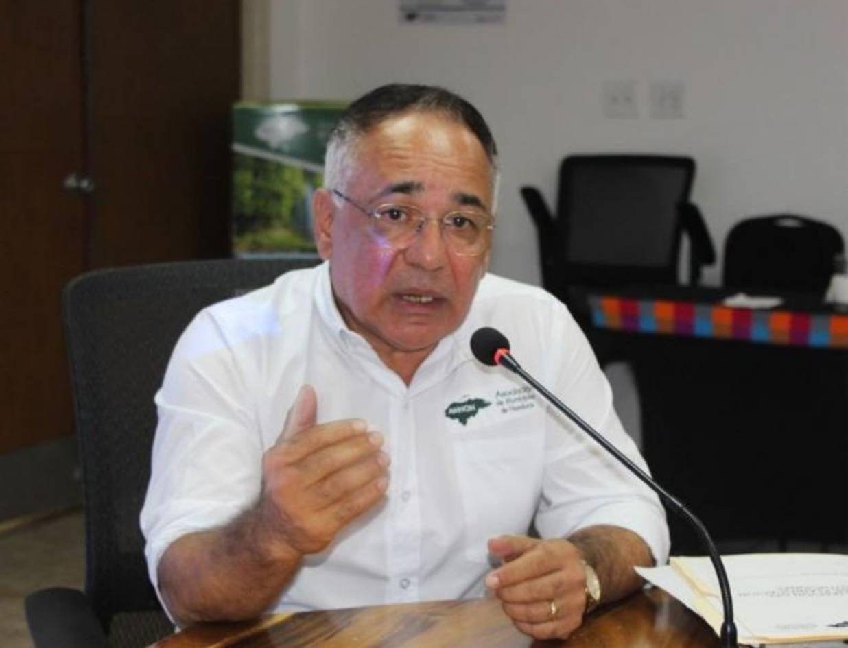 Nelson Licona: Voy con la idea de hacer equipo con Gabriela Castellanos