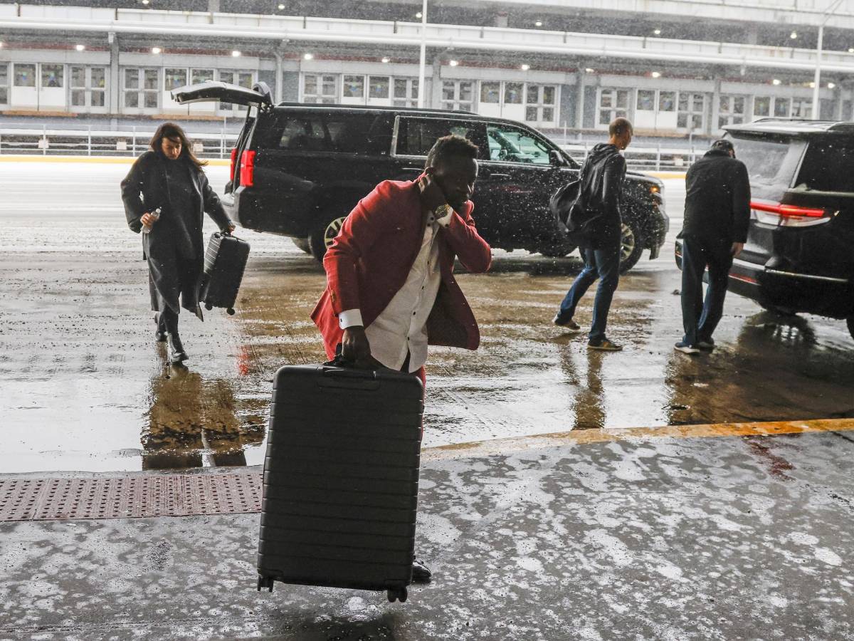 Tormenta helada deja a millones sin luz en Estados Unidos