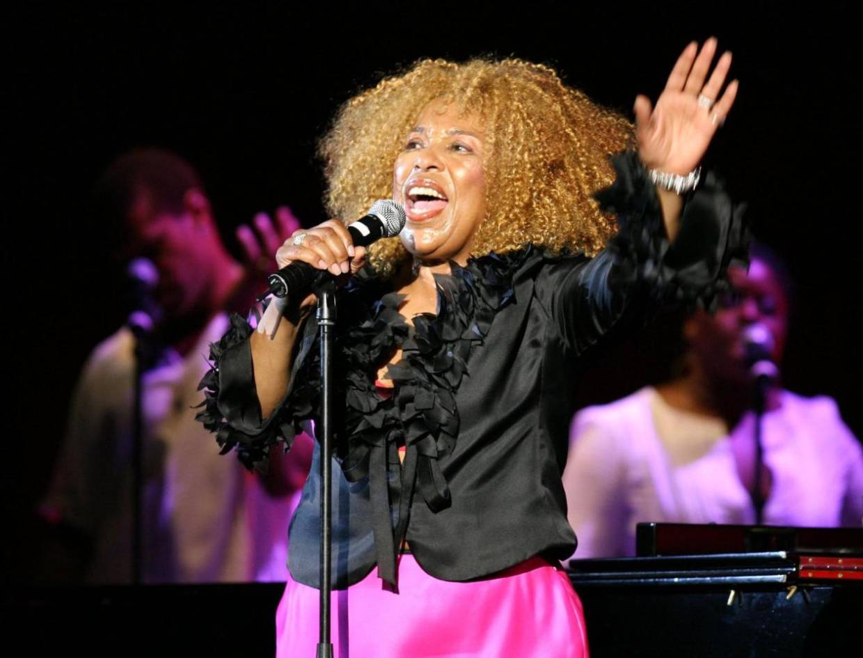Muere Roberta Flack, cantante del éxito “Killing Me Softly With His Song”