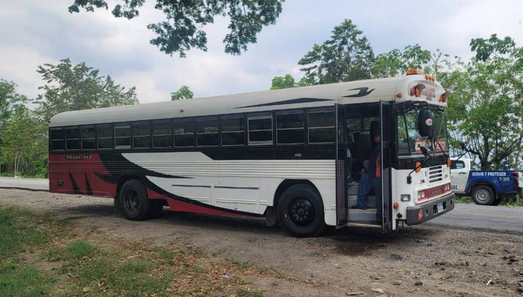 El bus de la ruta interurbana fue descomisado junto con los frijoles y la droga.