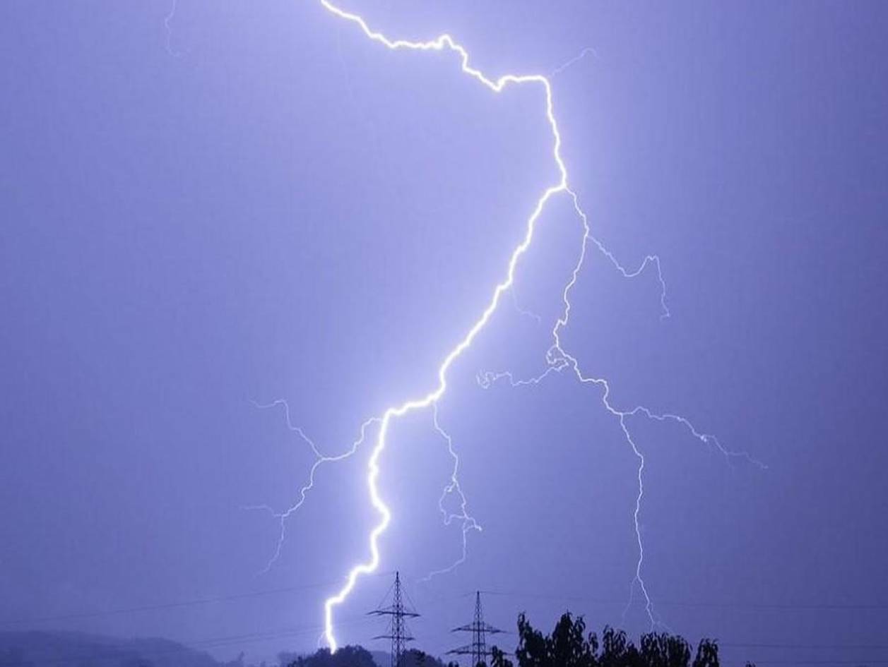 Joven muere en La Ceiba tras ser alcanzado por un rayo