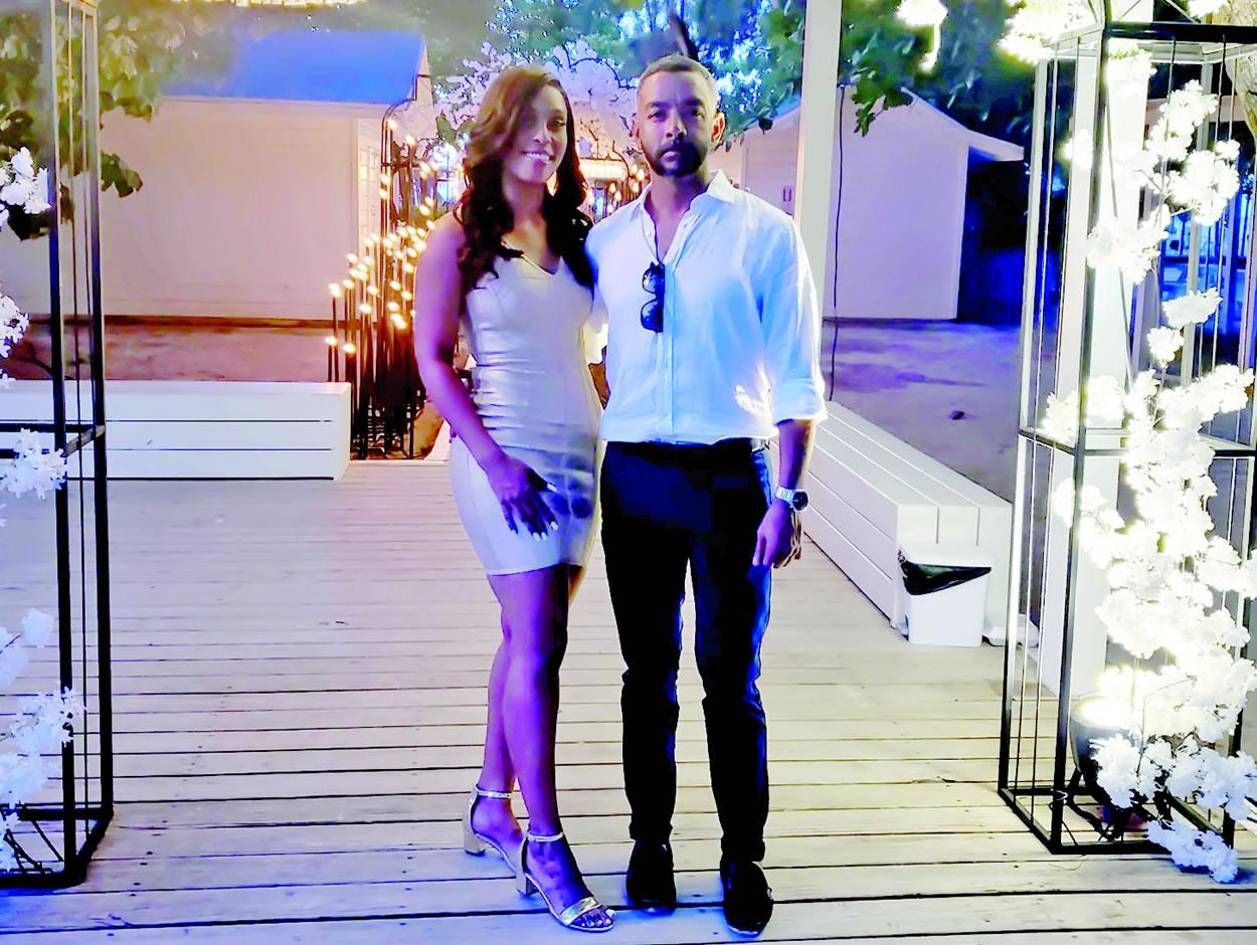 Doble homicidio en Roatán bajo la lupa: autoridades siguen la pista del móvil