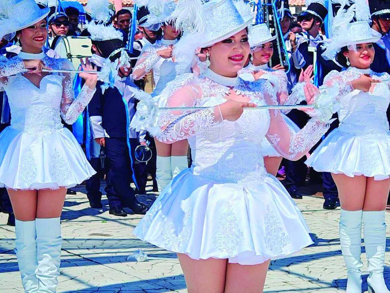 La Sultana del Sur celebra con fervor la independencia