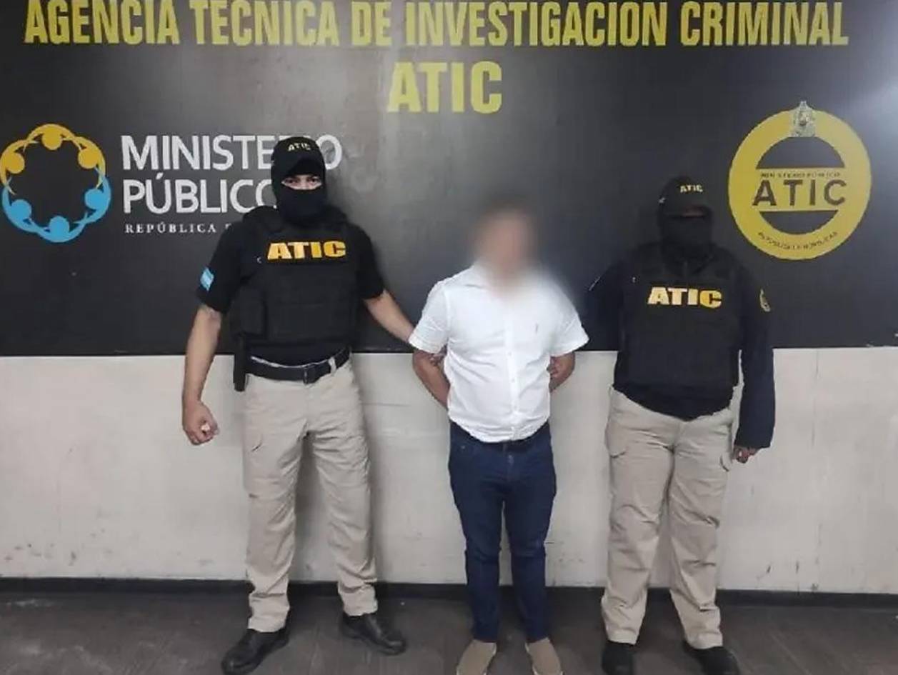 Condenan a primo de exfiscal por intimidar a víctima en caso de abuso