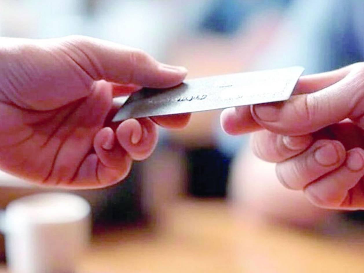 Jóvenes aceleran transición hacia la economía digital