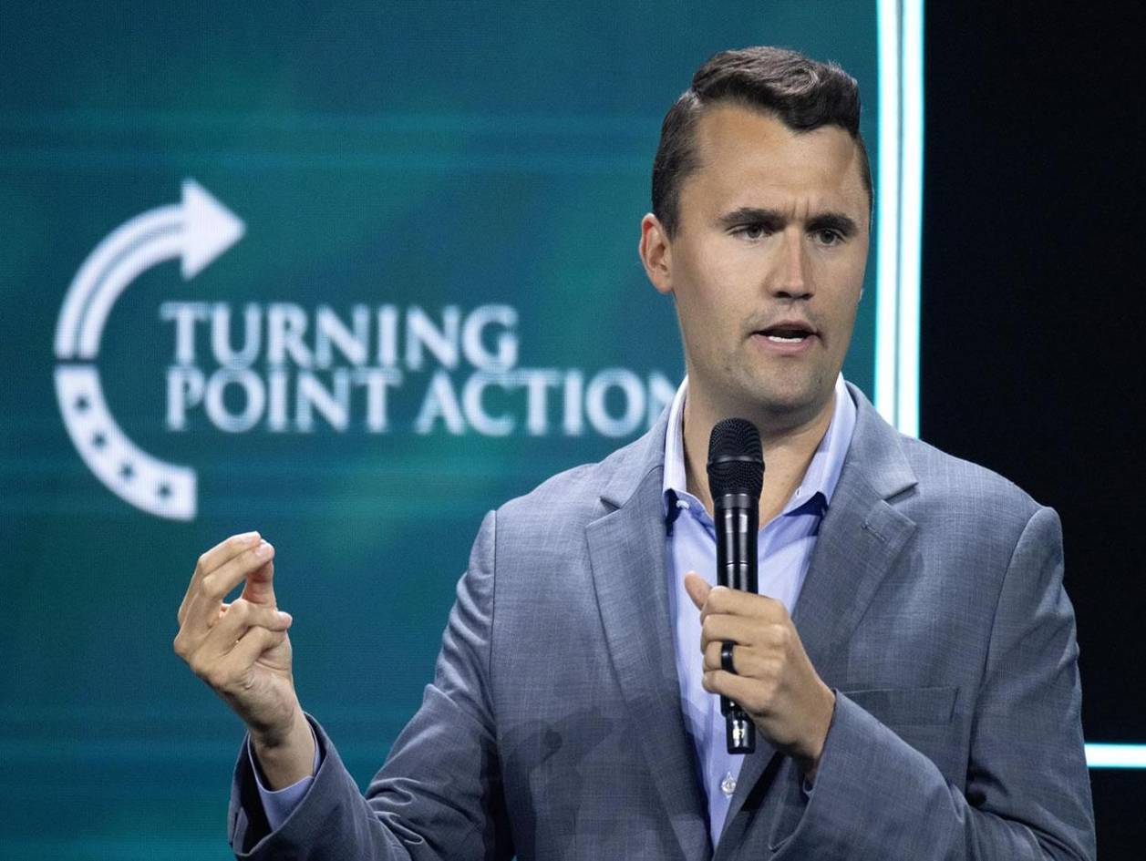 Caso Charlie Kirk: ¿Por qué Texas busca suspender la licencia de más de 100 profesores?