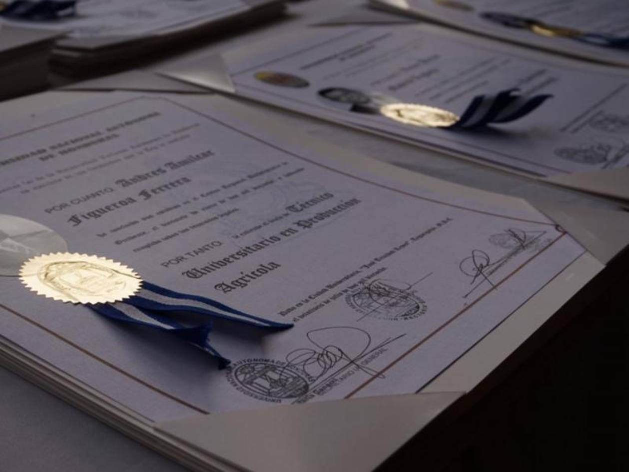 A partir de septiembre, la UNAH emitirá títulos digitales para sus egresados