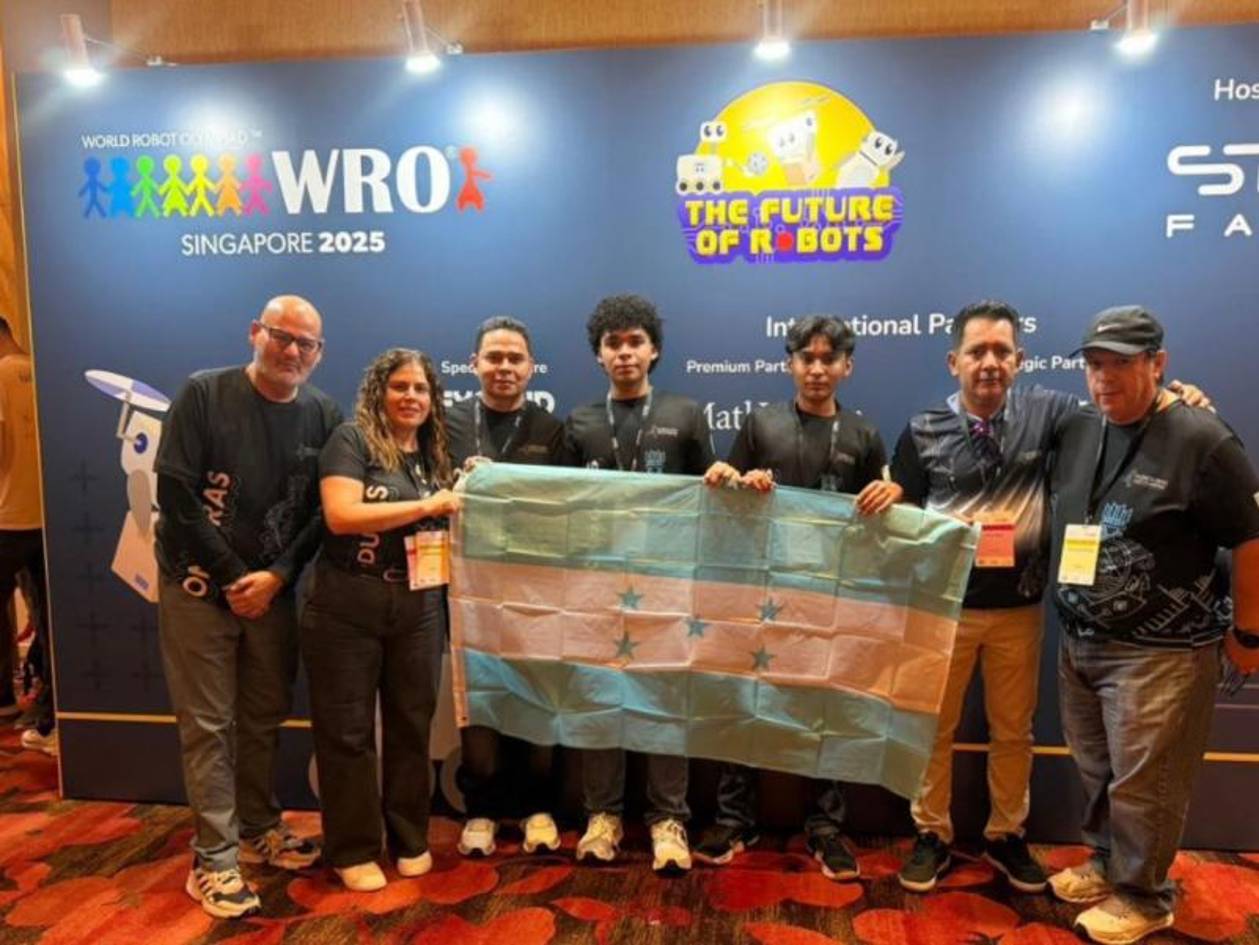 Jóvenes hondureños conquistan Singapur con proyecto de robótica sobre el planeta Marte
