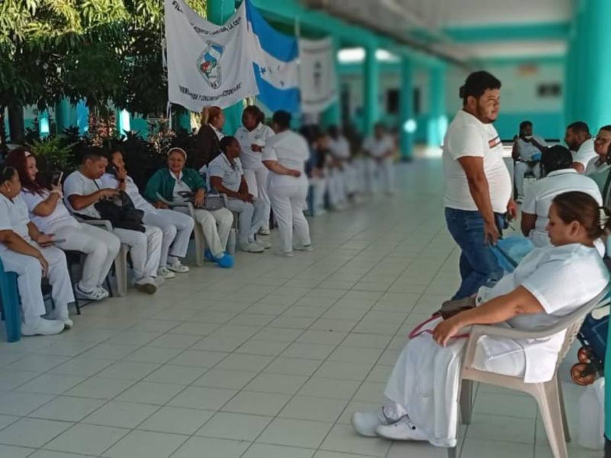 Auxiliares de enfermería suspenden asambleas y dan plazo a Salud hasta el 30 de agosto