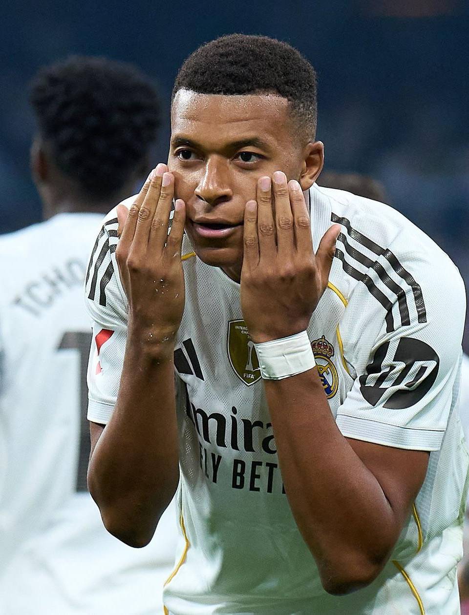 El festejo de Mbappé tras su primer gol del partido.